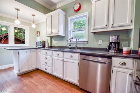 1220 Yellowstone Road Cleveland Heights OH 44121