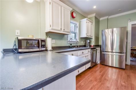 1220 Yellowstone Road Cleveland Heights OH 44121
