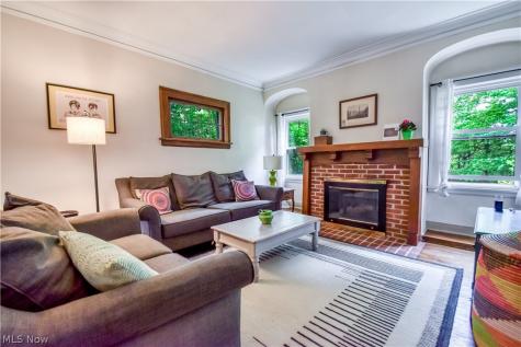1220 Yellowstone Road Cleveland Heights OH 44121