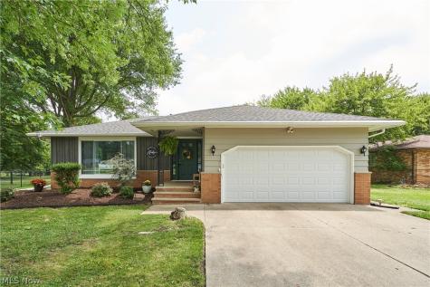 8223 Wesley Drive Strongsville OH 44136