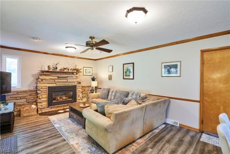 8223 Wesley Drive Strongsville OH 44136