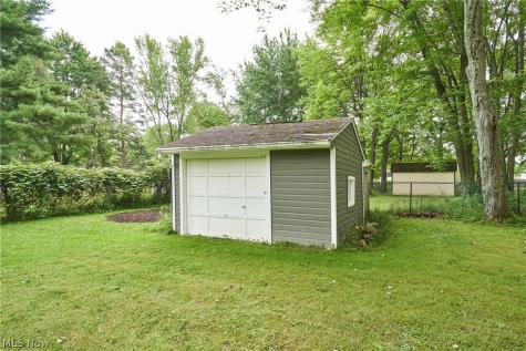 8223 Wesley Drive Strongsville OH 44136