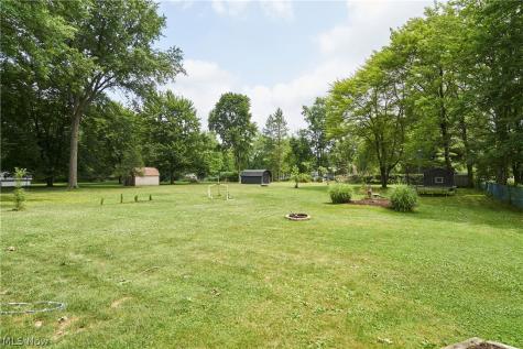 8223 Wesley Drive Strongsville OH 44136