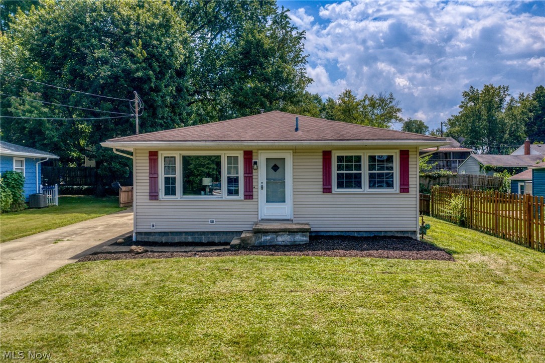 2876 Farmdale Road Akron OH 44312