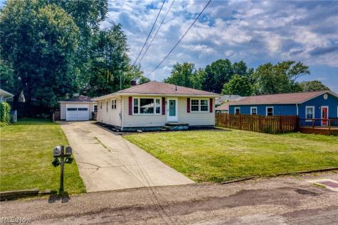 2876 Farmdale Road Akron OH 44312