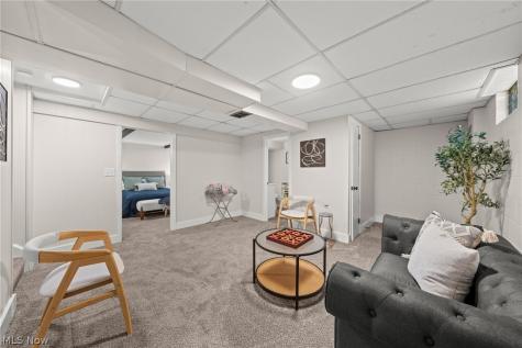 2876 Farmdale Road Akron OH 44312