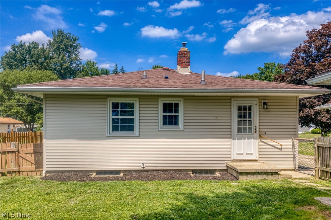 2876 Farmdale Road Akron OH 44312