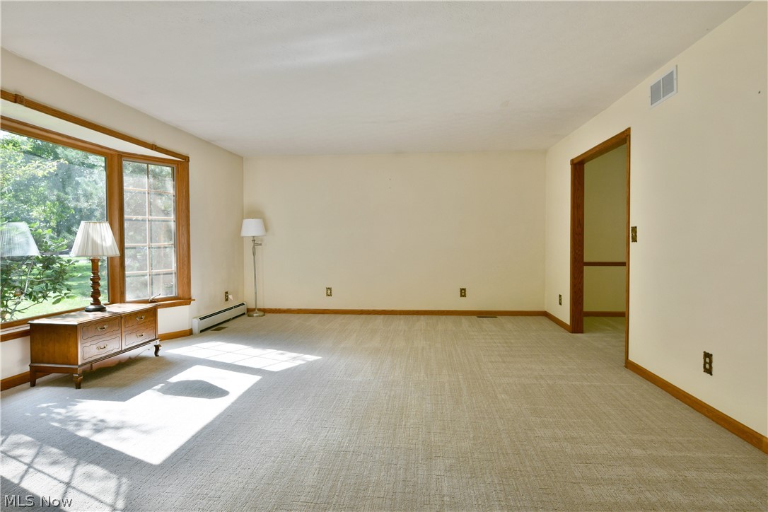 211 Fox Run Cortland OH 44410