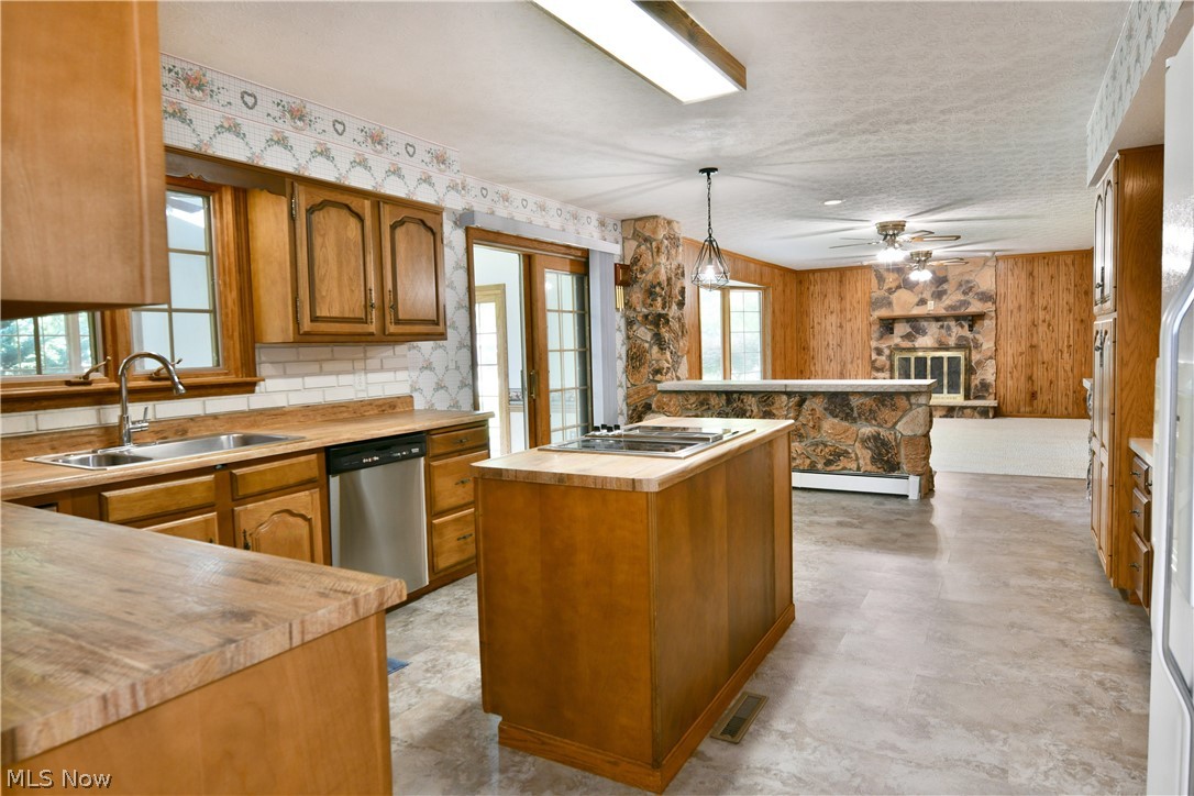 211 Fox Run Cortland OH 44410