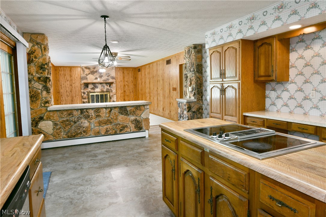 211 Fox Run Cortland OH 44410