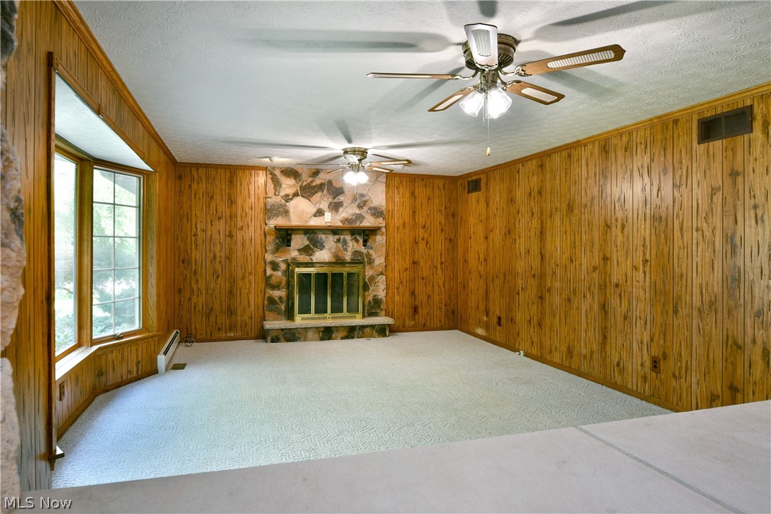 211 Fox Run Cortland OH 44410