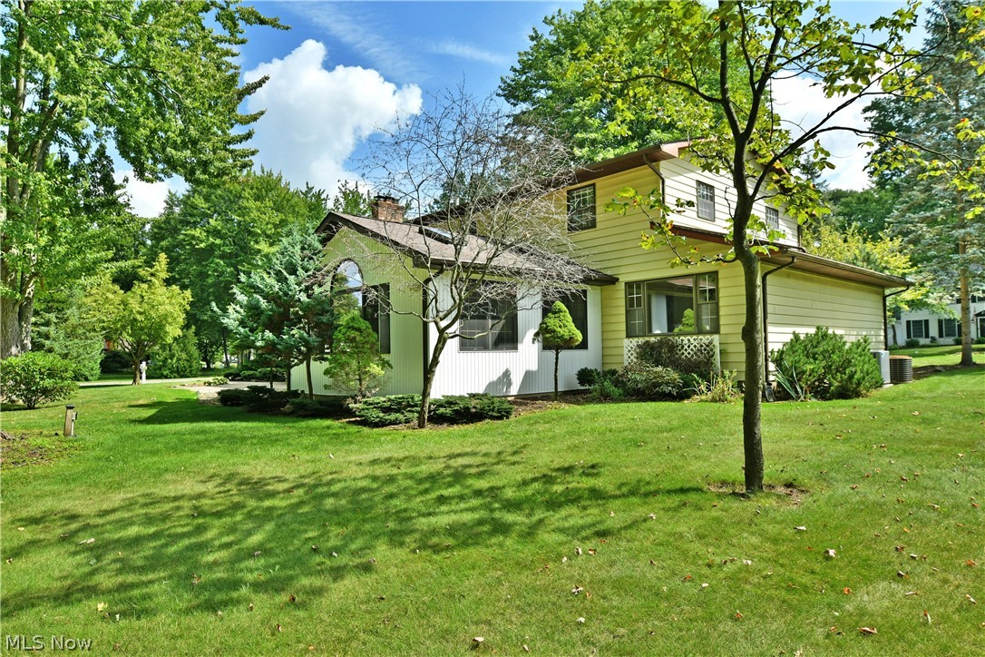 211 Fox Run Cortland OH 44410