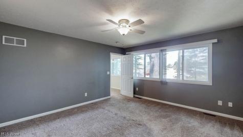 2045 Howard Street NE Hartville OH 44632