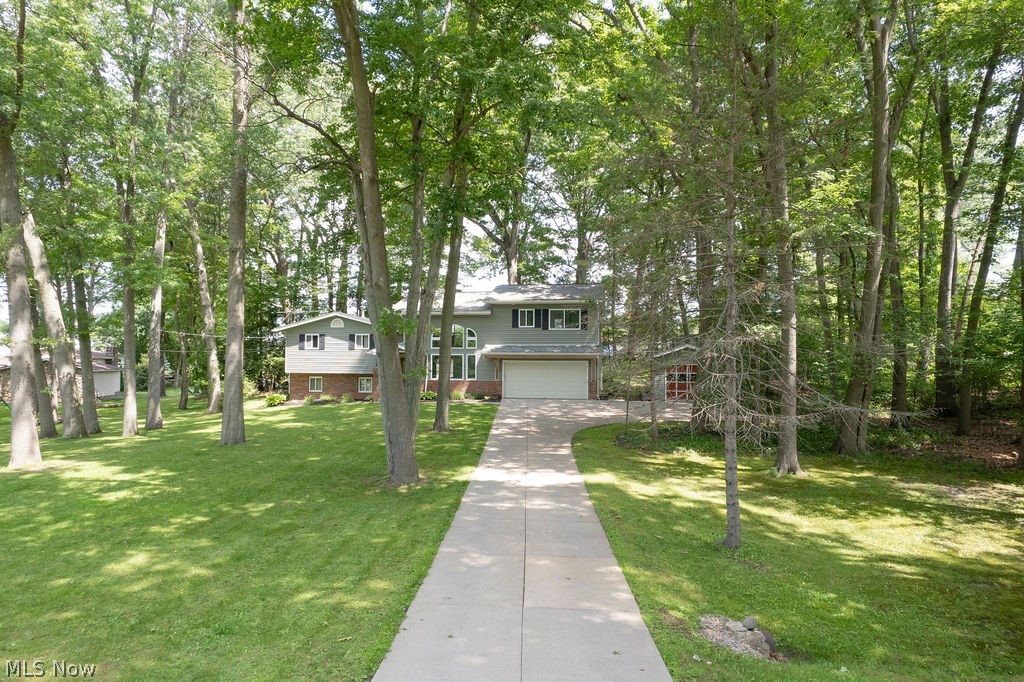 2045 Howard Street NE Hartville OH 44632