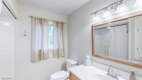 2045 Howard Street NE Hartville OH 44632