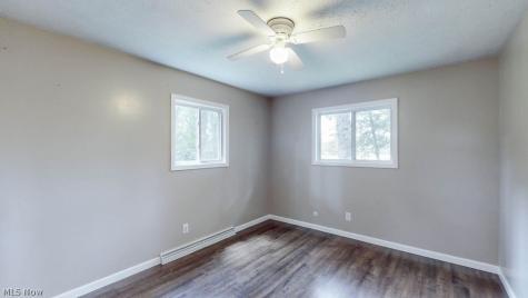 2045 Howard Street NE Hartville OH 44632