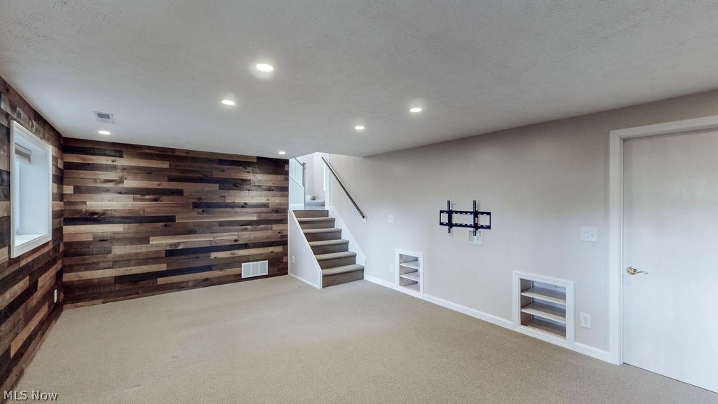 2045 Howard Street NE Hartville OH 44632
