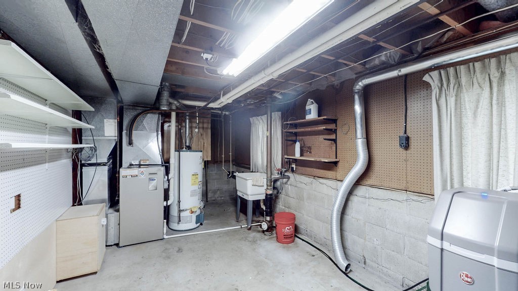 2045 Howard Street NE Hartville OH 44632
