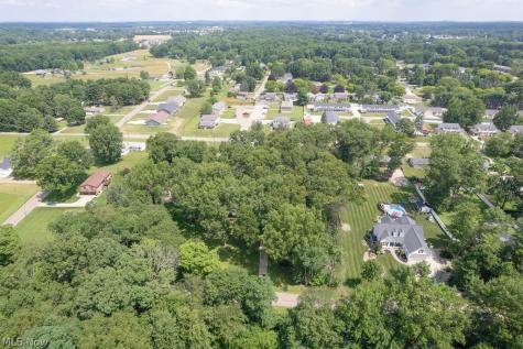 2045 Howard Street NE Hartville OH 44632