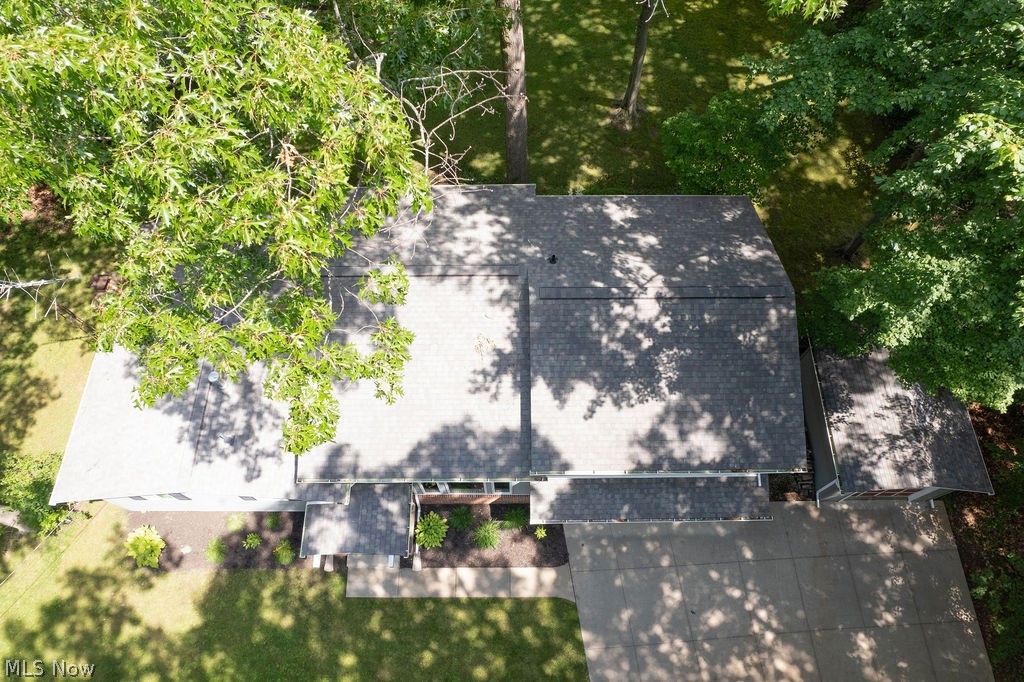 2045 Howard Street NE Hartville OH 44632