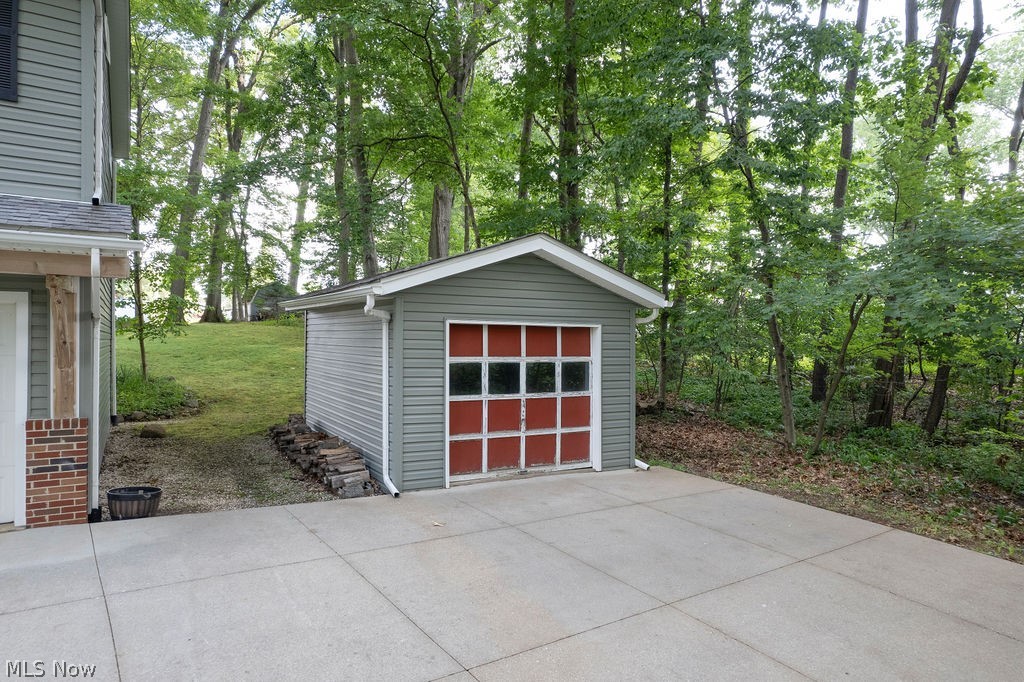 2045 Howard Street NE Hartville OH 44632