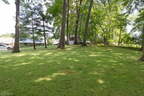 2045 Howard Street NE Hartville OH 44632