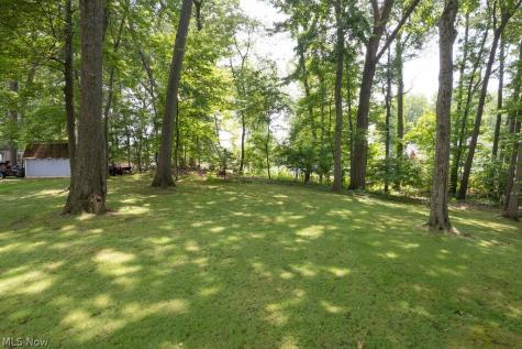 2045 Howard Street NE Hartville OH 44632