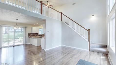 2045 Howard Street NE Hartville OH 44632