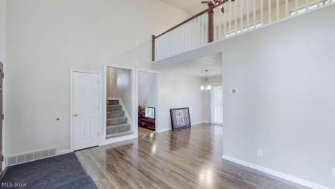 2045 Howard Street NE Hartville OH 44632