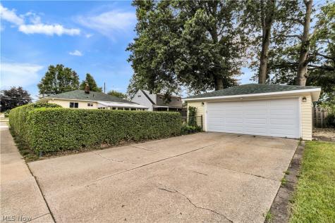 18002 Merece Drive Brook Park OH 44142