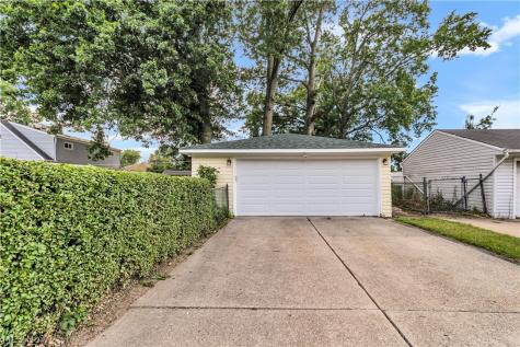 18002 Merece Drive Brook Park OH 44142