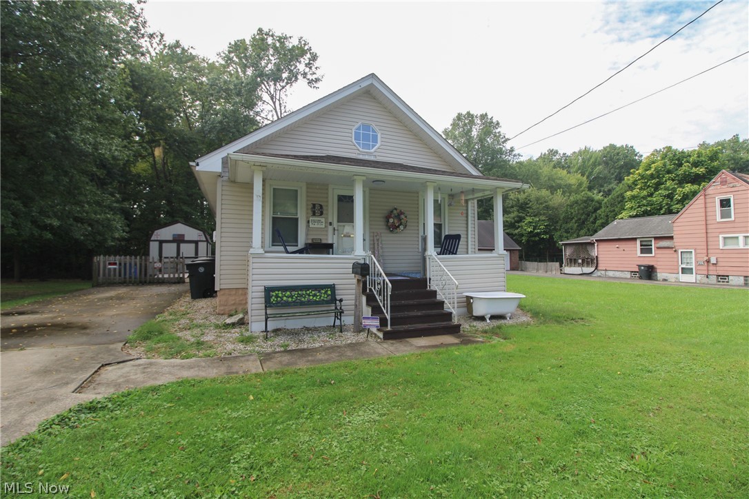 1069 Raymond Street NW Warren OH 44485