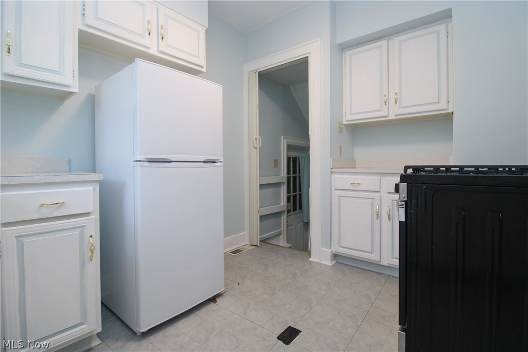 1069 Raymond Street NW Warren OH 44485