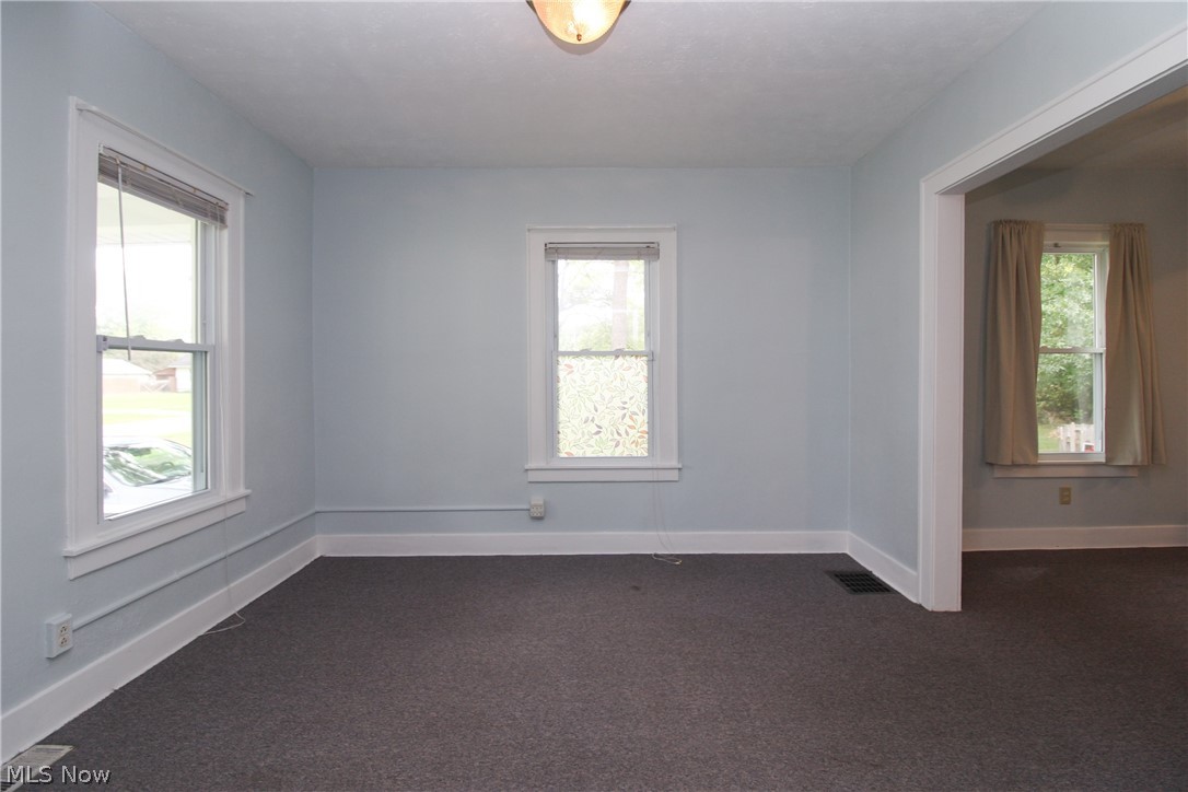 1069 Raymond Street NW Warren OH 44485