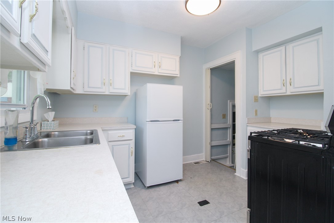 1069 Raymond Street NW Warren OH 44485