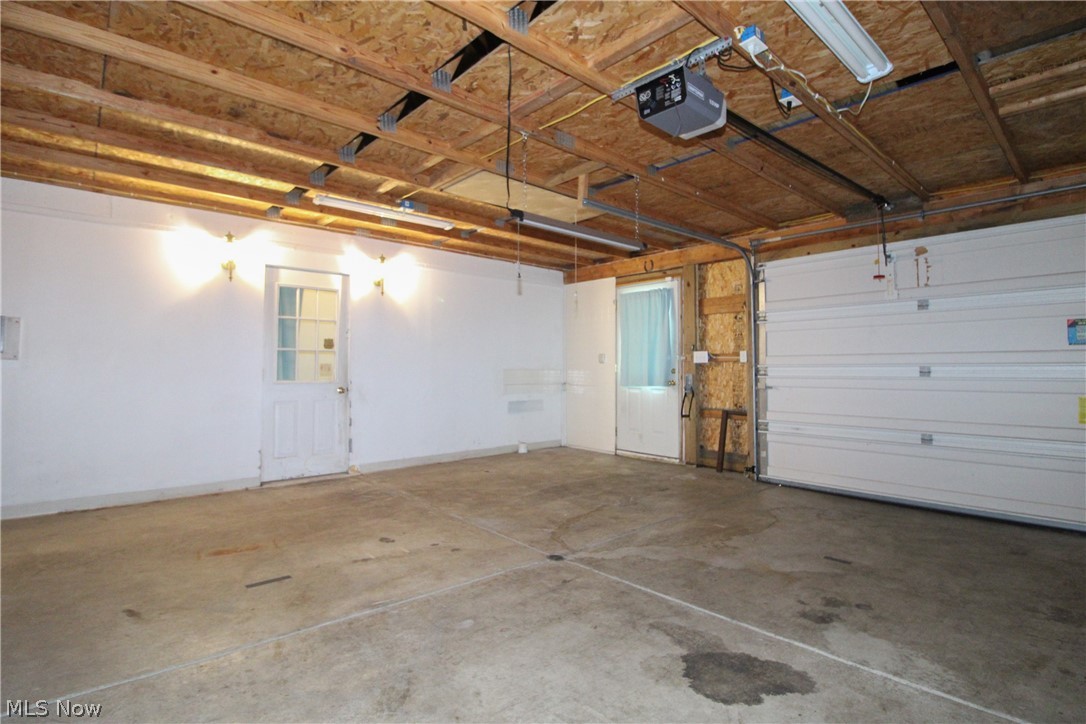 1069 Raymond Street NW Warren OH 44485