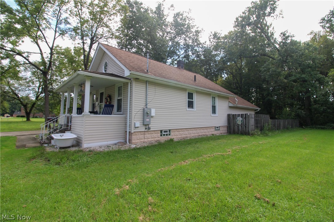 1069 Raymond Street NW Warren OH 44485