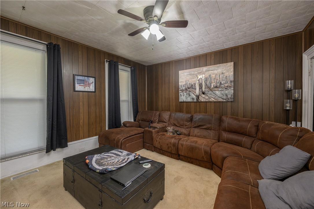 372 Park Avenue SW Bolivar OH 44612