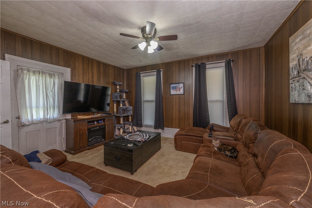 372 Park Avenue SW Bolivar OH 44612