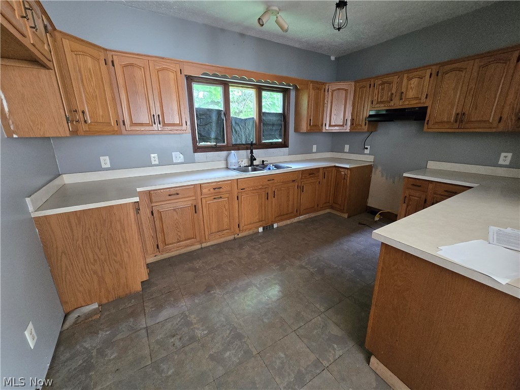 429 S Amboy Road Conneaut OH 44030