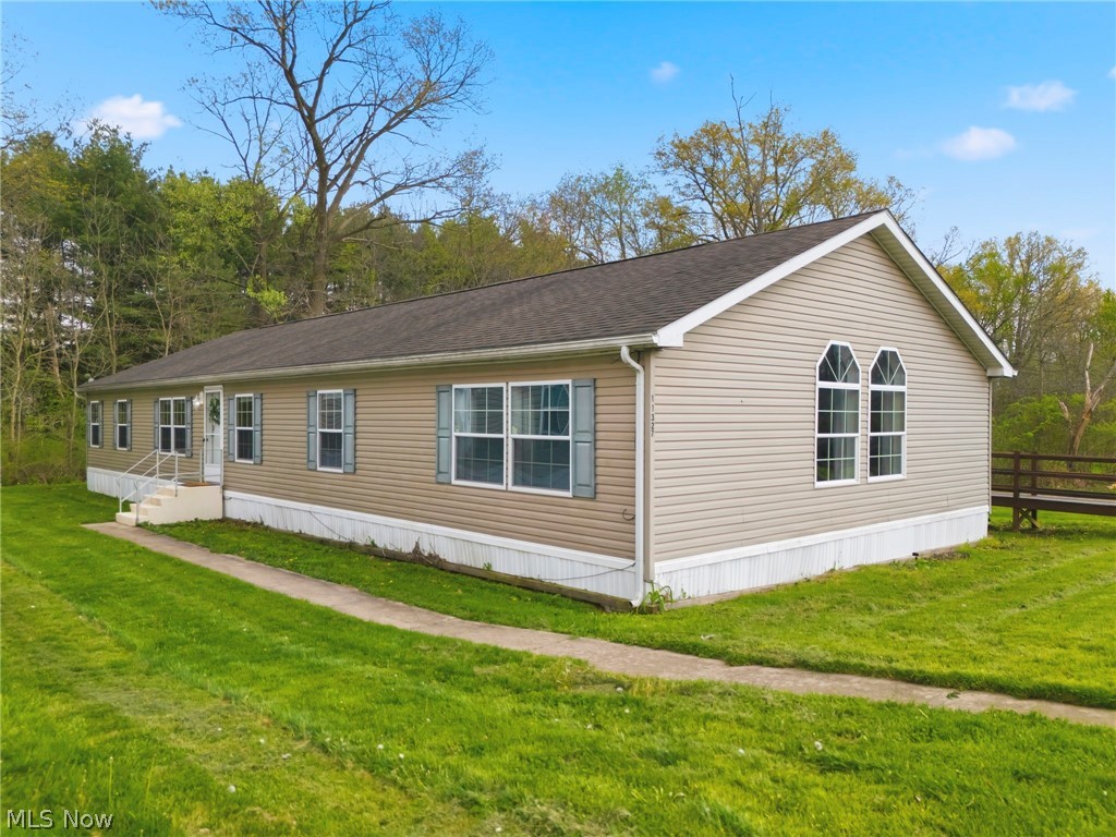 11327 4th Street NE Magnolia OH 44643