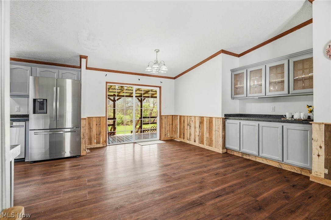 11327 4th Street NE Magnolia OH 44643