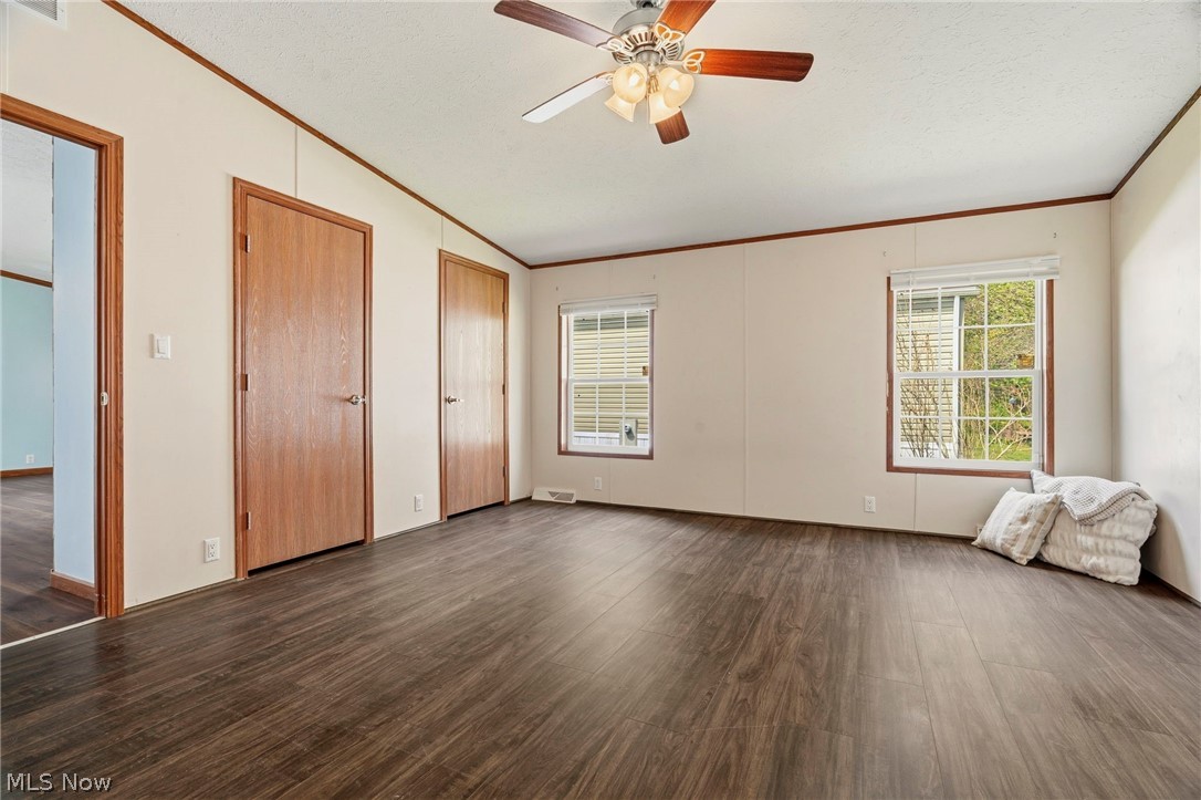 11327 4th Street NE Magnolia OH 44643