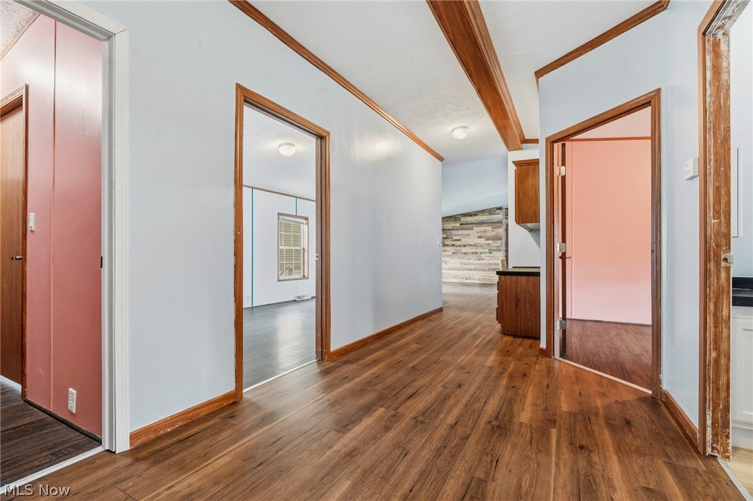11327 4th Street NE Magnolia OH 44643