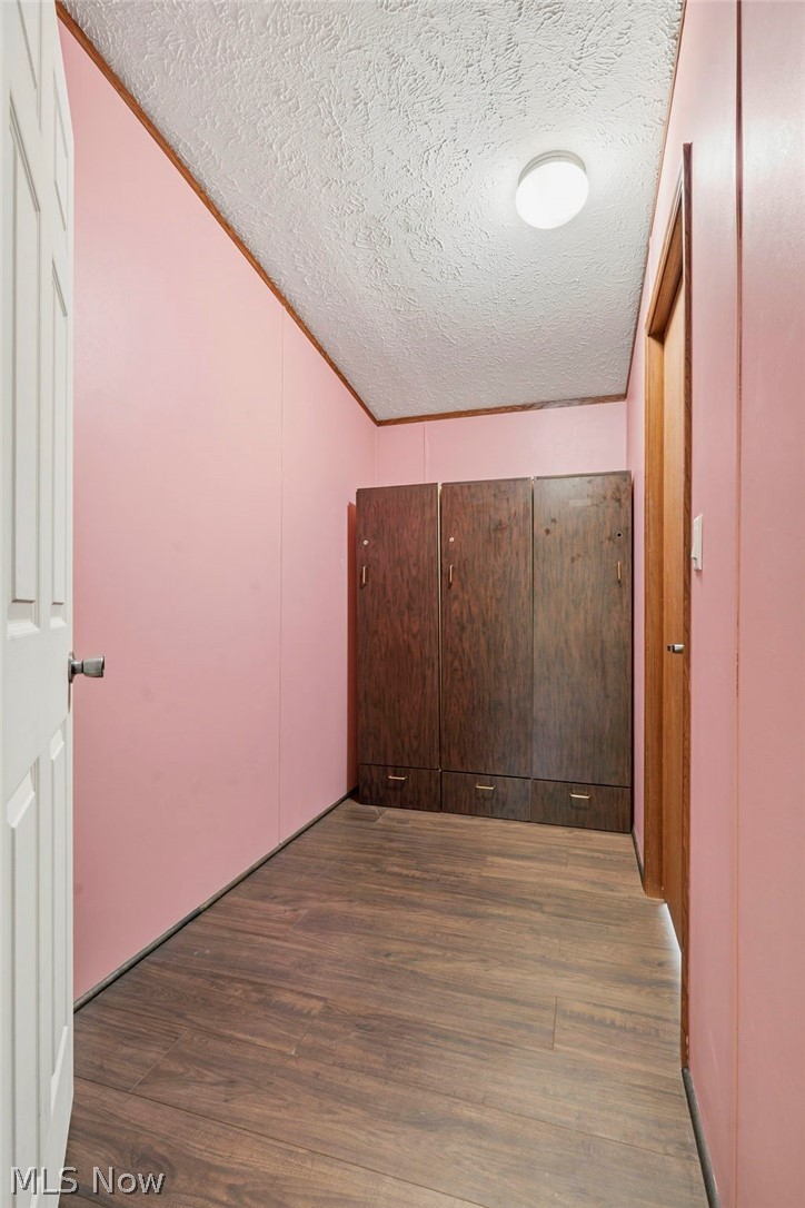 11327 4th Street NE Magnolia OH 44643