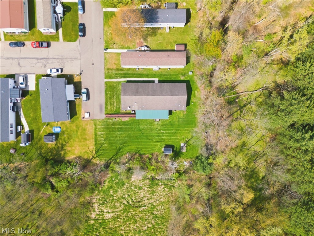 11327 4th Street NE Magnolia OH 44643