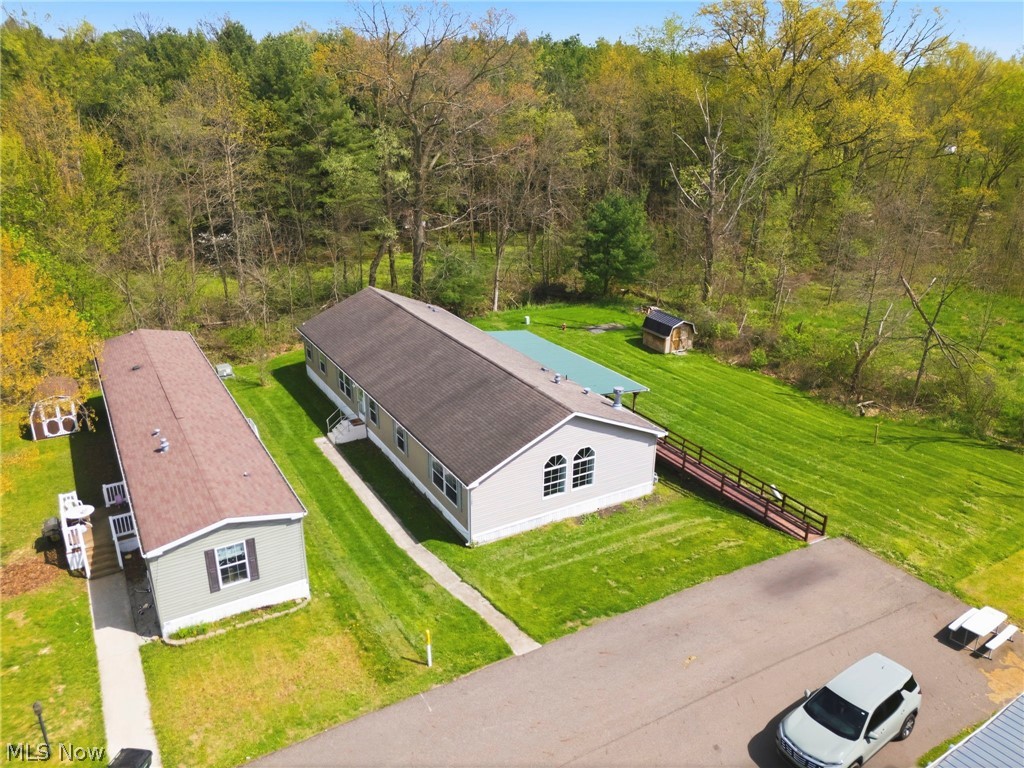 11327 4th Street NE Magnolia OH 44643