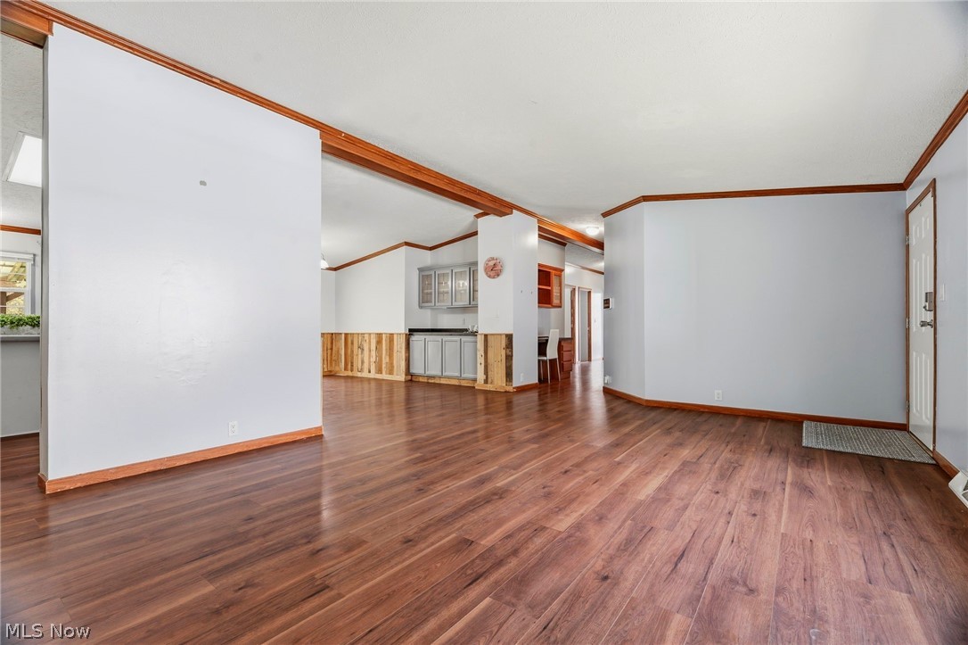11327 4th Street NE Magnolia OH 44643
