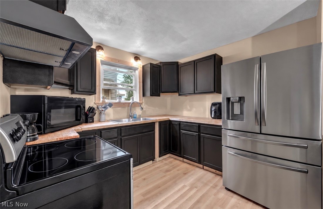 3259 Reid Avenue South Lorain OH 44055