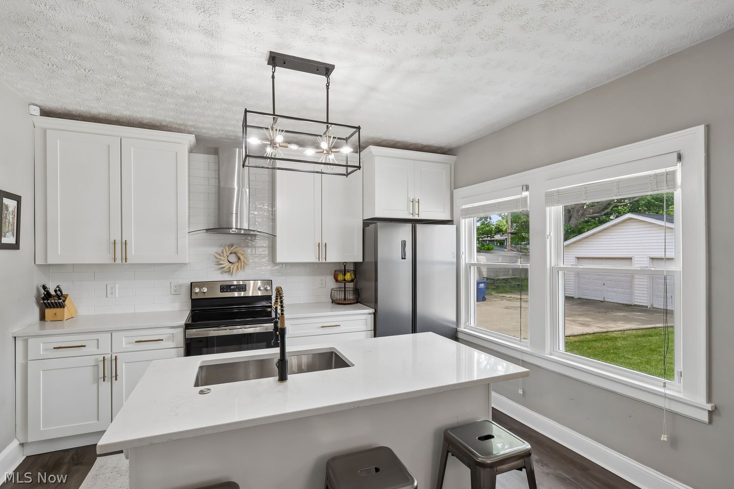 2069 Carabel Avenue Lakewood OH 44107
